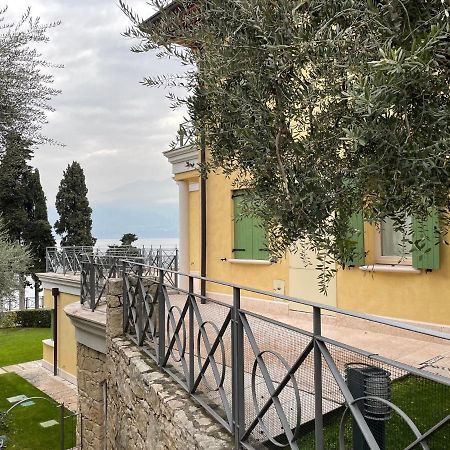 The Garda Terrace Apartment Torri Del Benaco Exterior photo