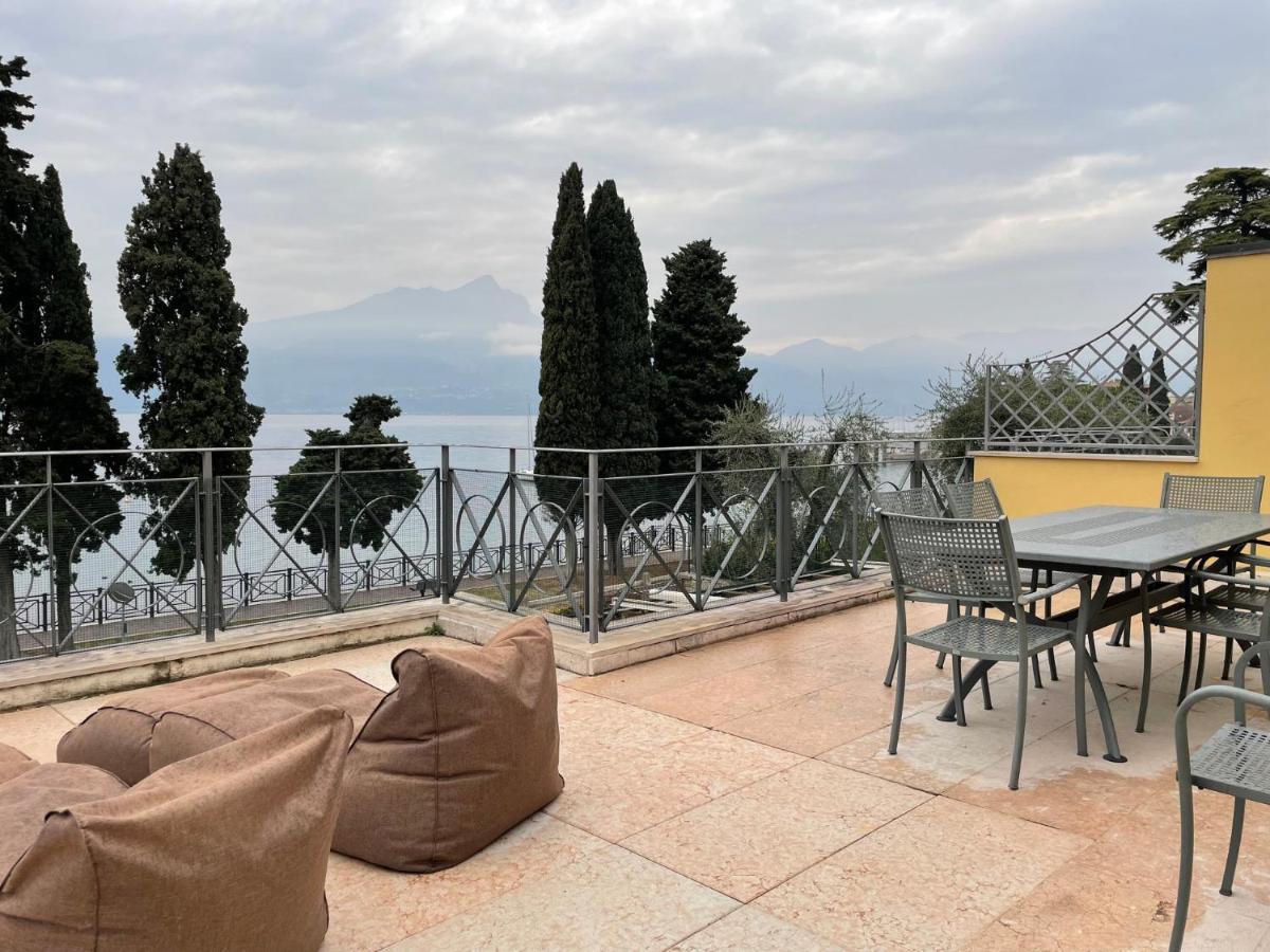 The Garda Terrace Apartment Torri Del Benaco Exterior photo